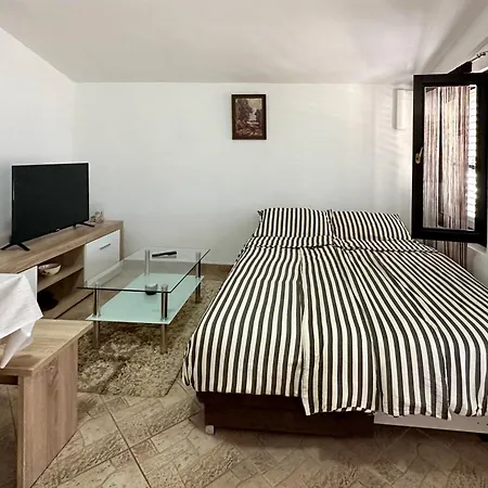 Pahert Beach Apartment Vir Exterior photo