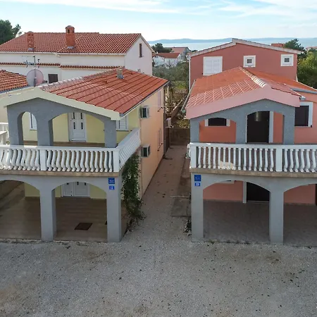 Pahert Beach Apartment Vir Exterior photo